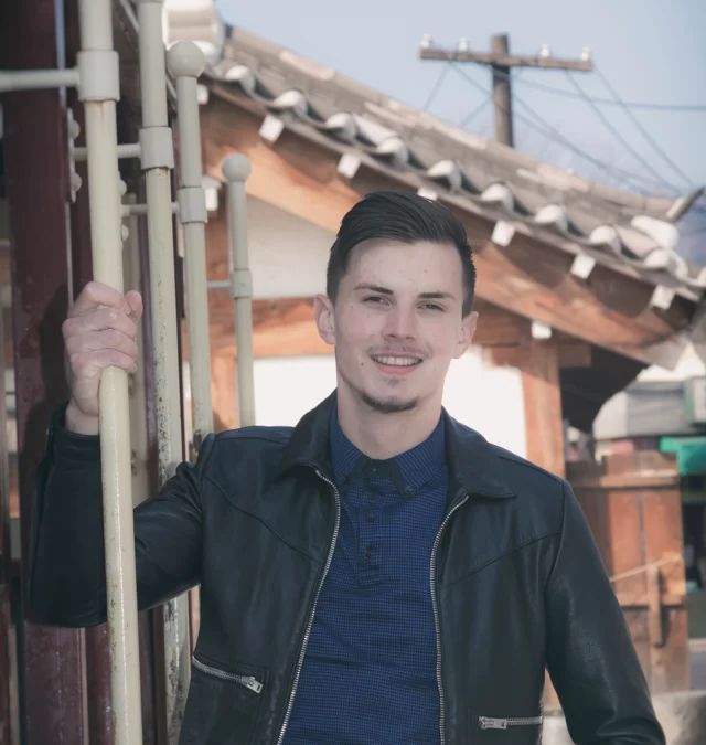 Vianney portréi a Hanok faluban